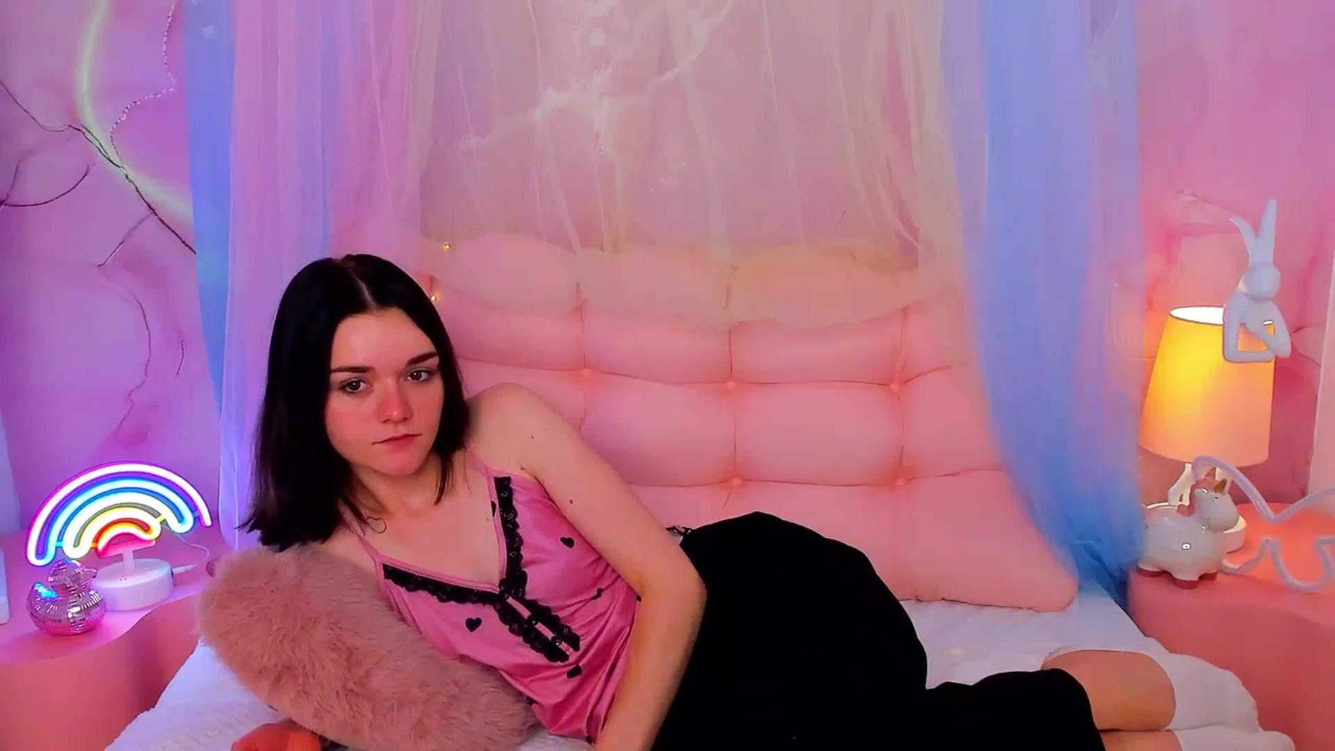 Gallery image thumbnail from MimiWow's myfreecams stream on, 11/16/2025, 11:53 image 13 of 20