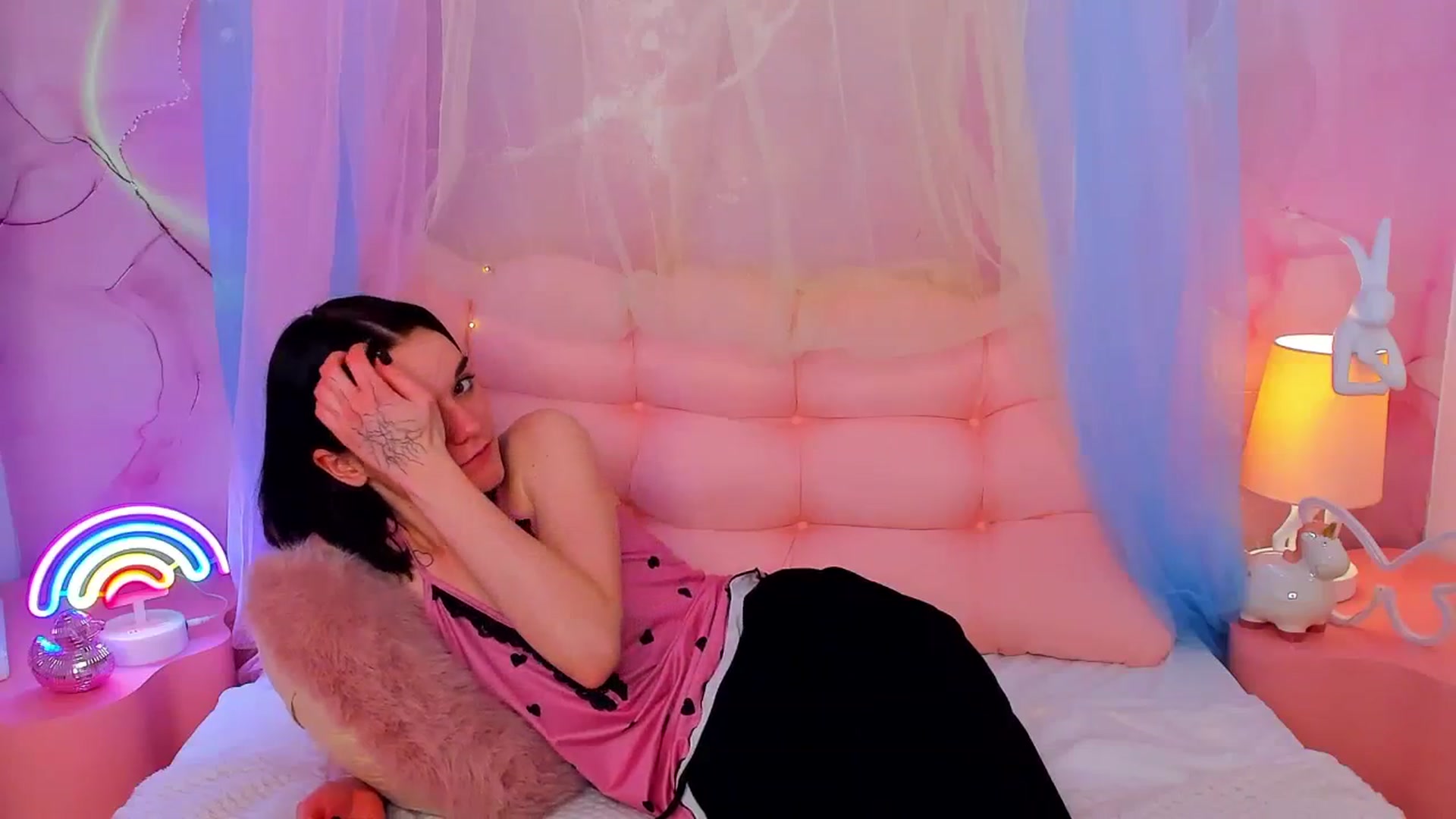 Gallery image thumbnail from MimiWow's myfreecams stream on, 11/16/2025, 11:53 image 12 of 20