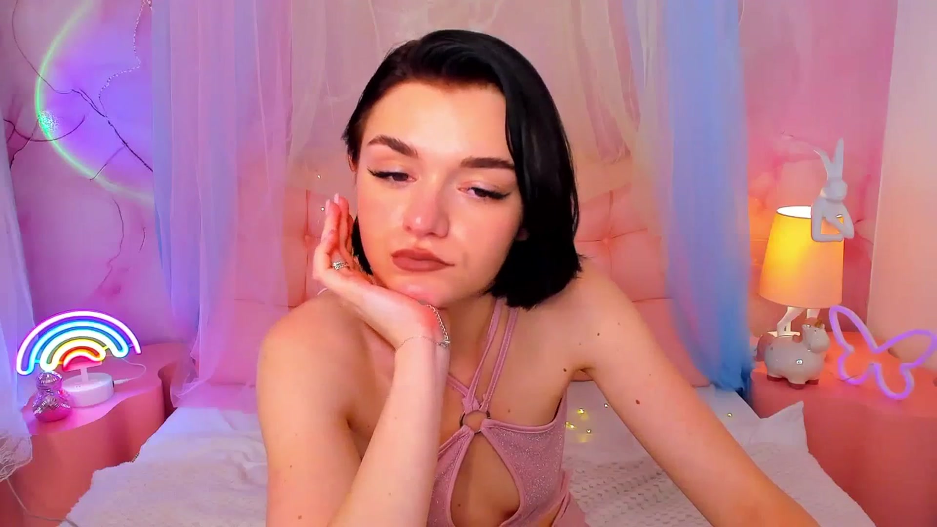 Gallery image thumbnail from MimiWow's myfreecams stream on, 11/21/2025, 10:56 image 14 of 20