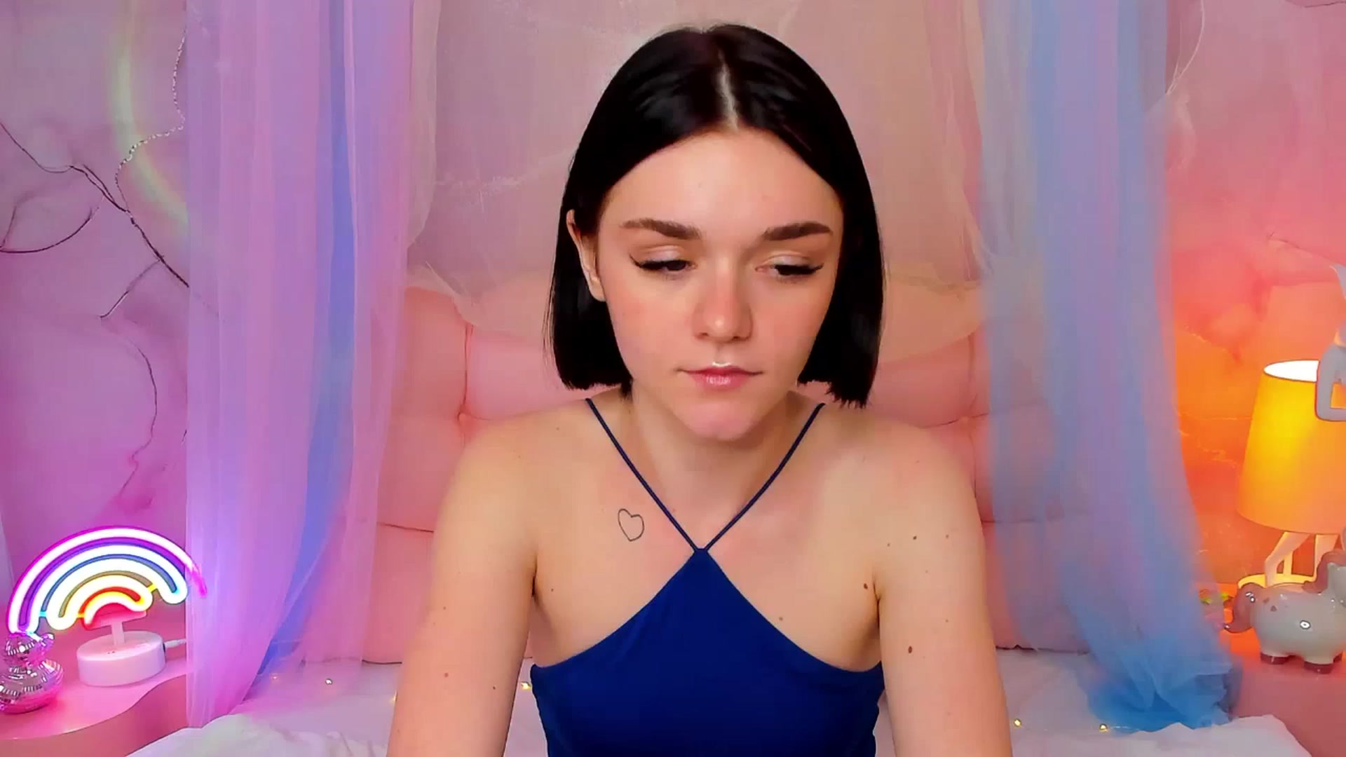 Gallery image thumbnail from MimiWow's myfreecams stream on, 12/01/2025, 16:03 image 19 of 20
