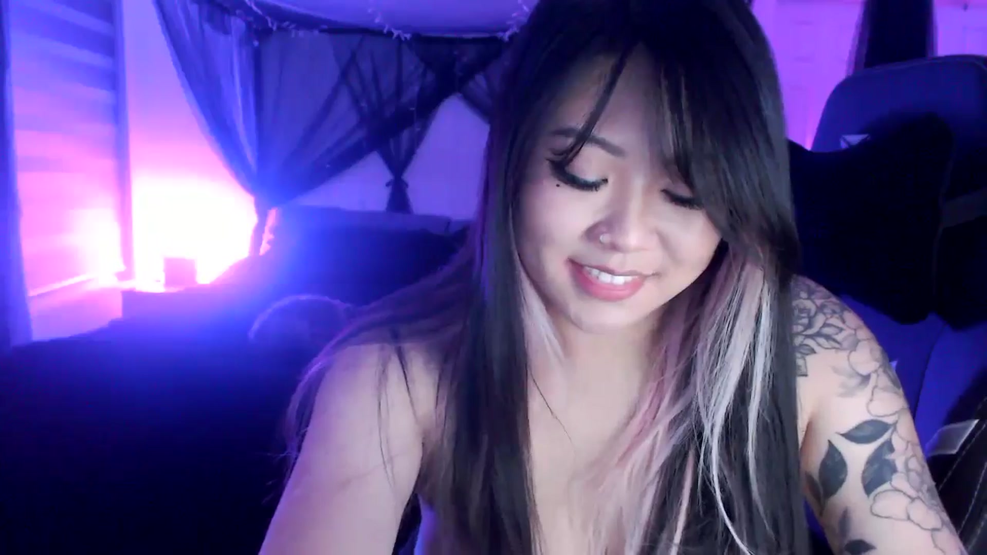Gallery image thumbnail from Mimiestkitty's myfreecams stream on, 11/01/2024, 11:44 image 17 of 20