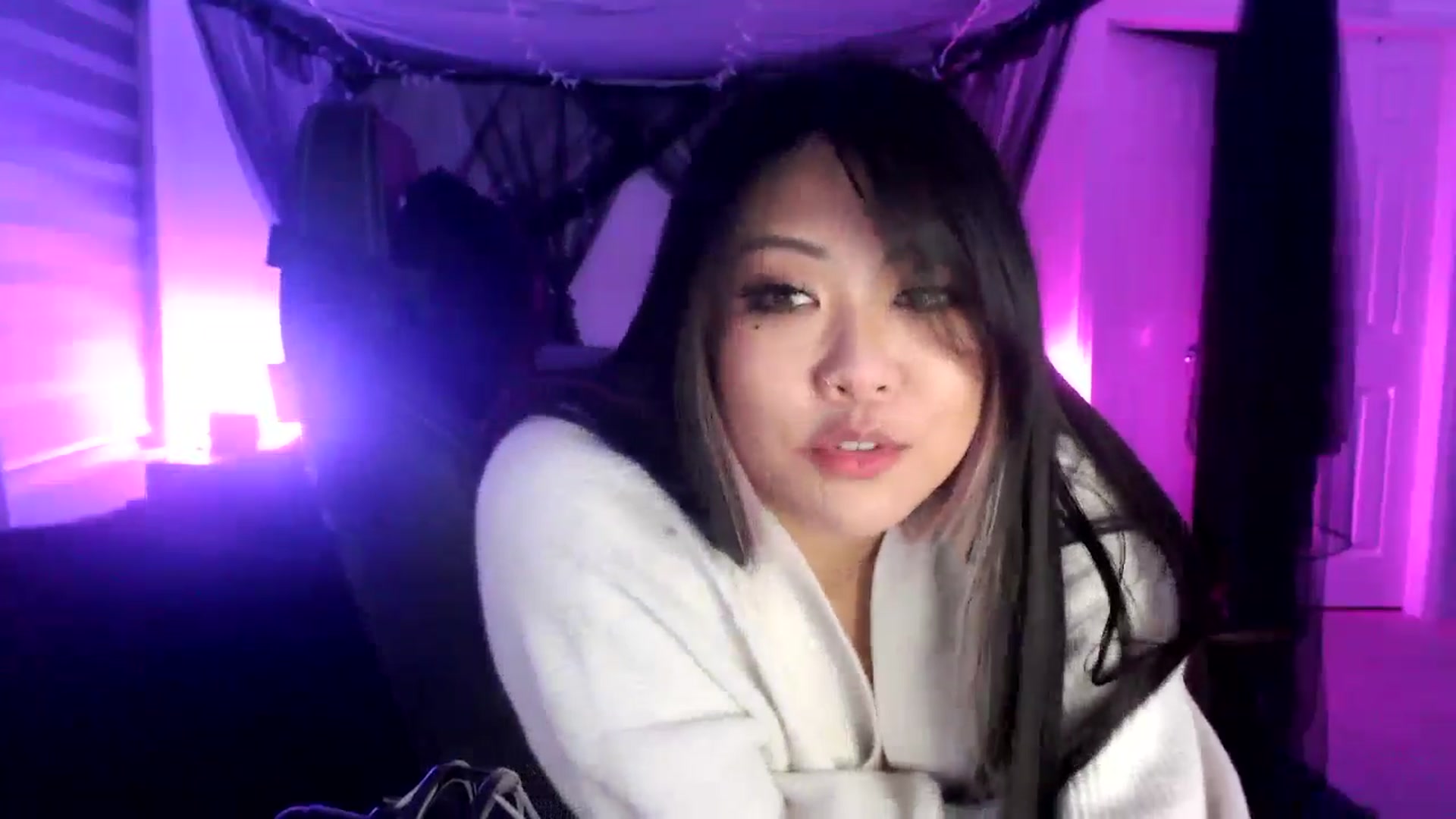 Gallery image thumbnail from Mimiestkitty's myfreecams stream on, 11/01/2024, 16:06 image 4 of 20