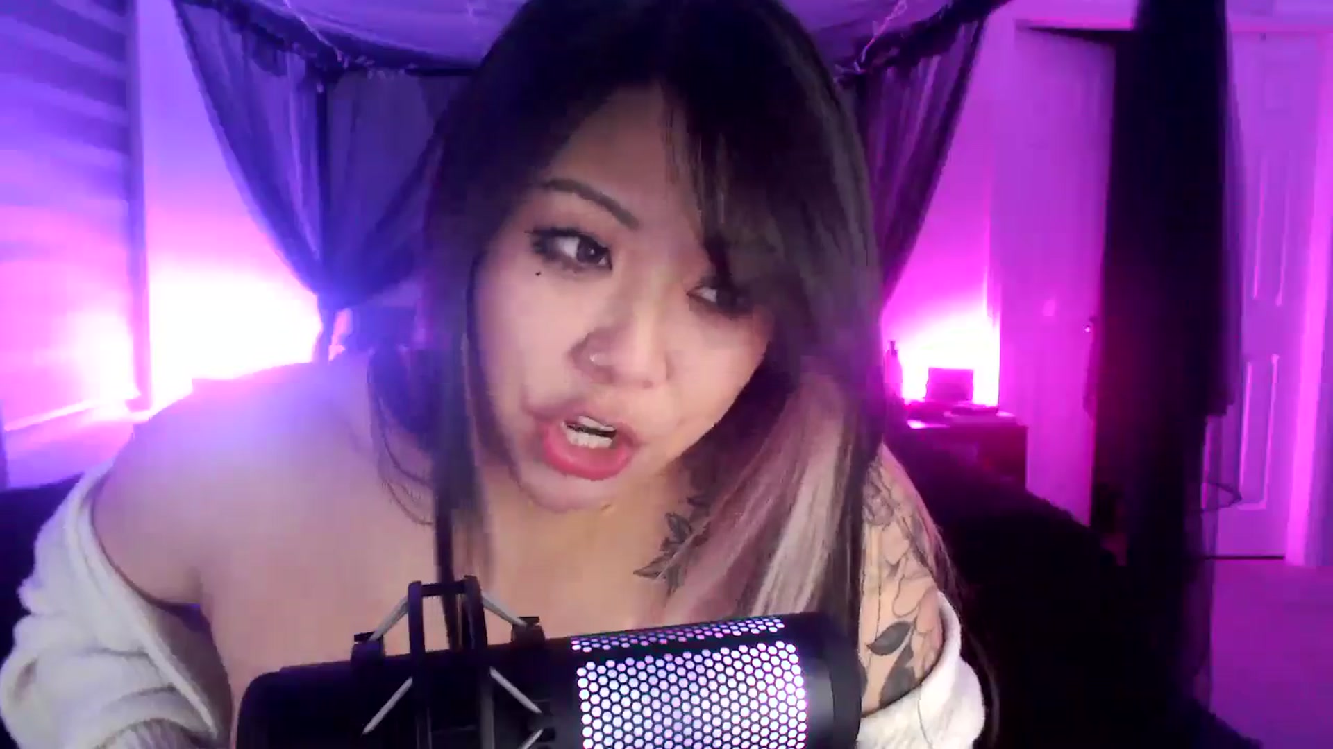 Gallery image thumbnail from Mimiestkitty's myfreecams stream on, 11/01/2024, 16:06 image 7 of 20