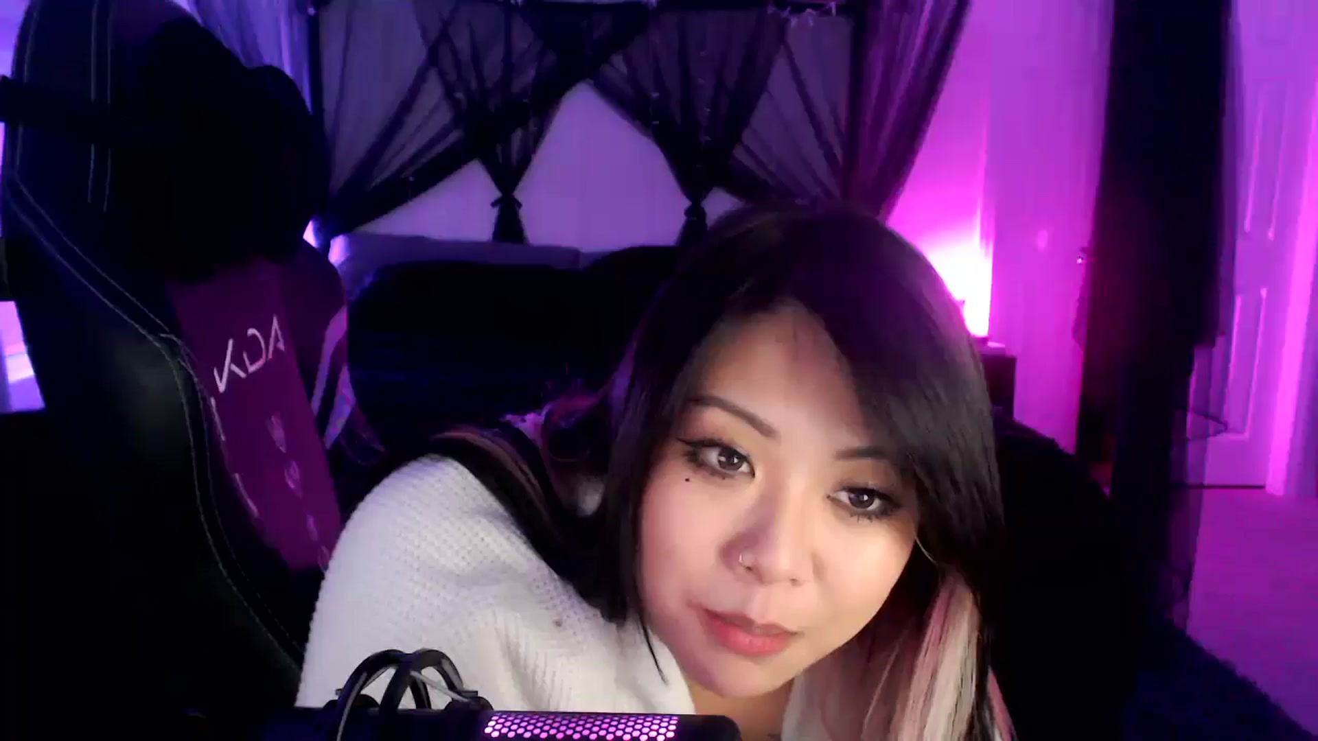 Gallery image thumbnail from Mimiestkitty's myfreecams stream on, 11/01/2024, 16:06 image 12 of 20