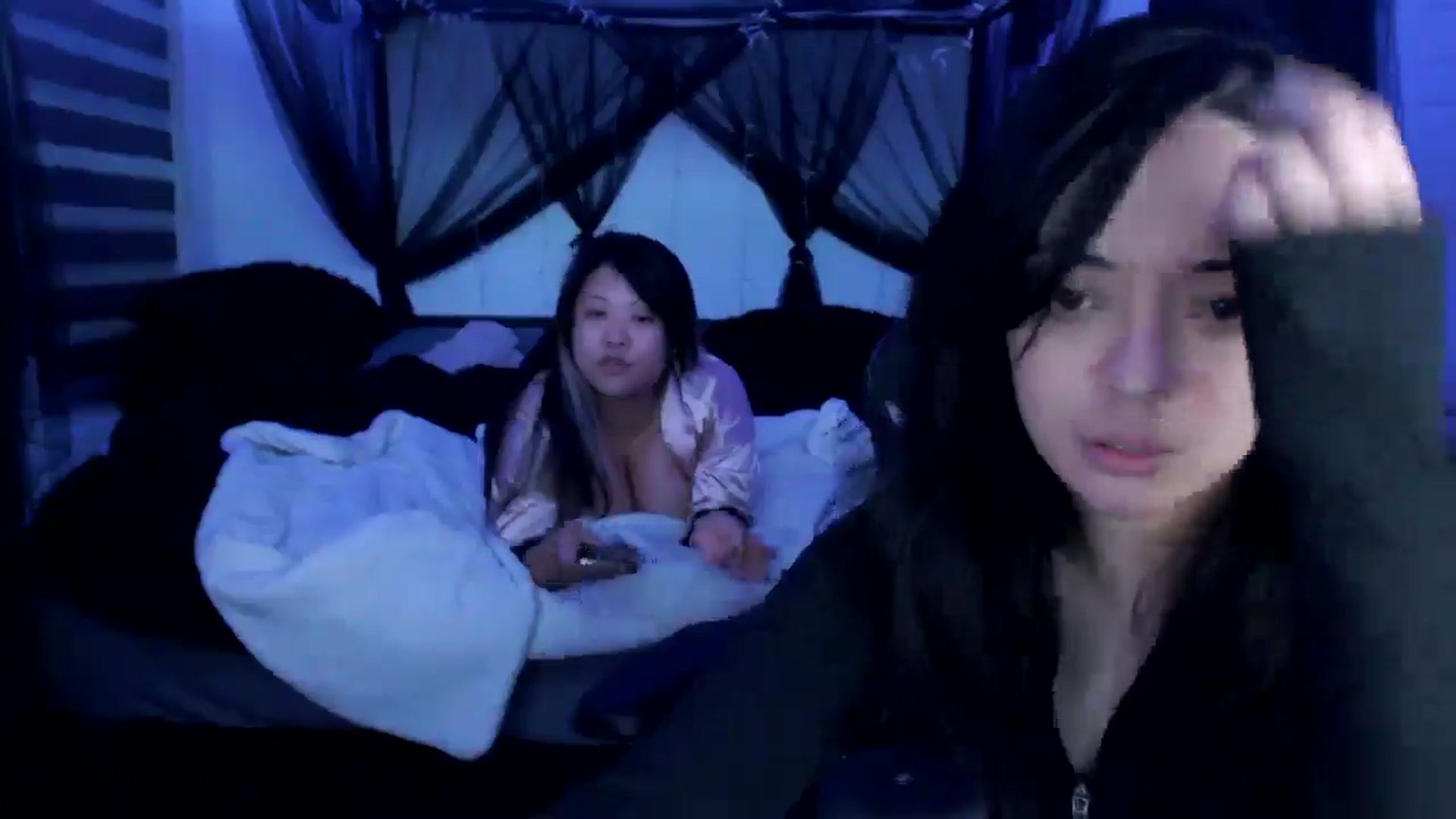 Gallery image thumbnail from Mimiestkitty's myfreecams stream on, 12/25/2024, 12:04 image 6 of 20