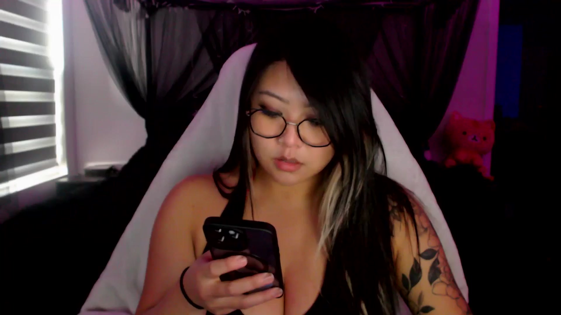 Gallery image thumbnail from Mimiestkitty's myfreecams stream on, 02/15/2025, 19:43 image 10 of 20
