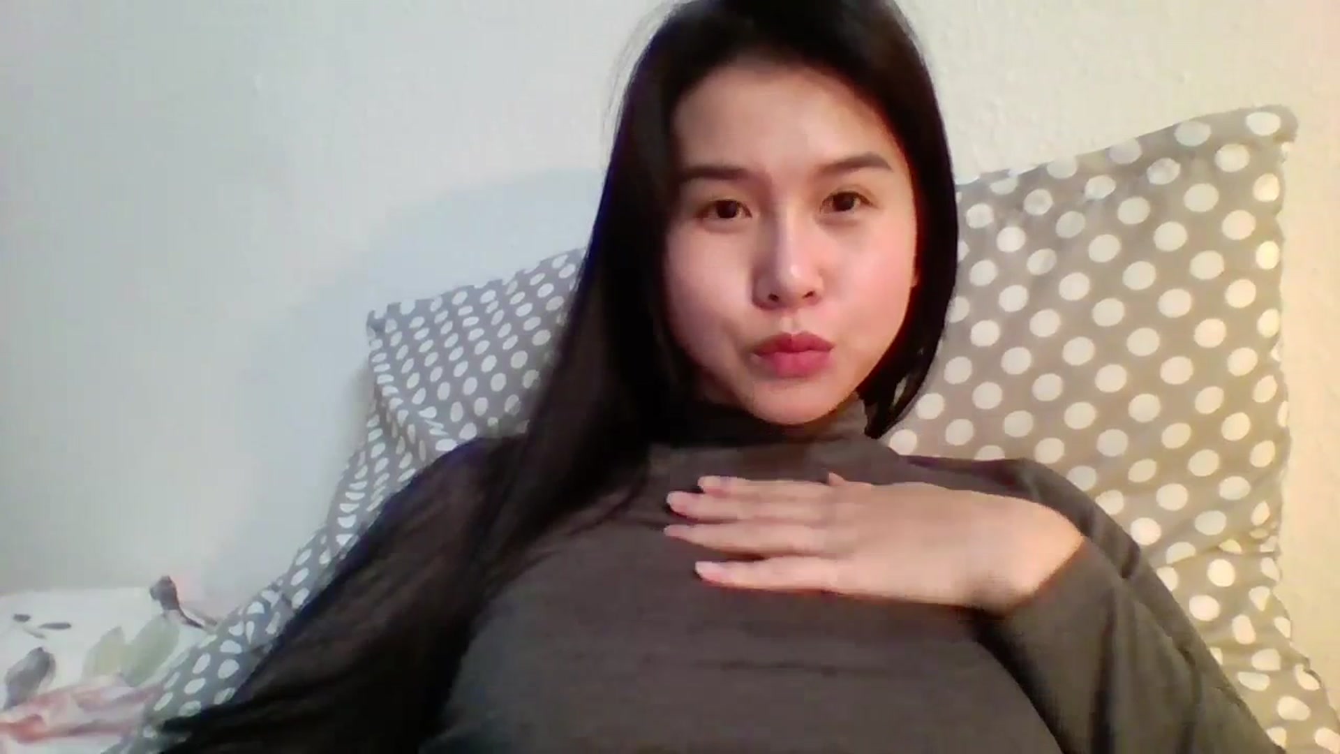 Gallery image thumbnail from Mimowet's myfreecams stream on, 01/11/2024, 14:12 image 18 of 20