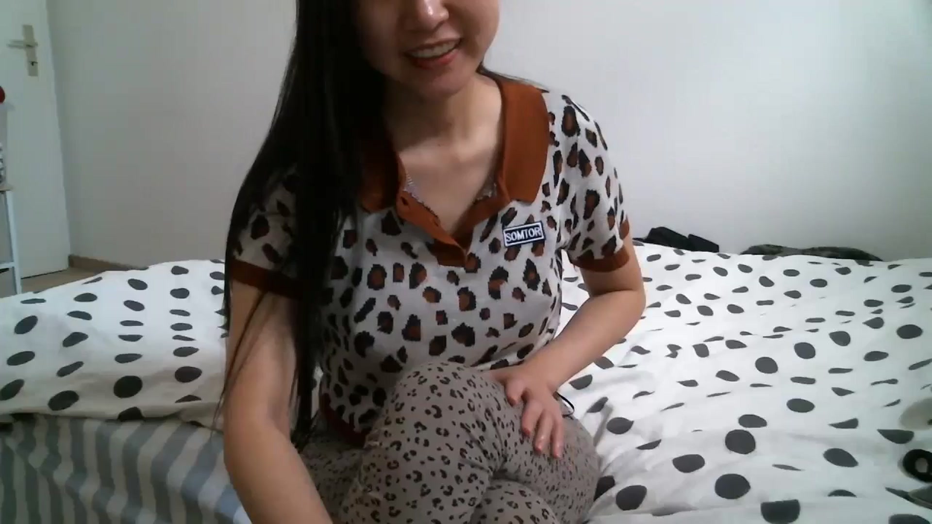 Gallery image thumbnail from Mimowet's myfreecams stream on, 04/24/2024, 09:19 image 14 of 20