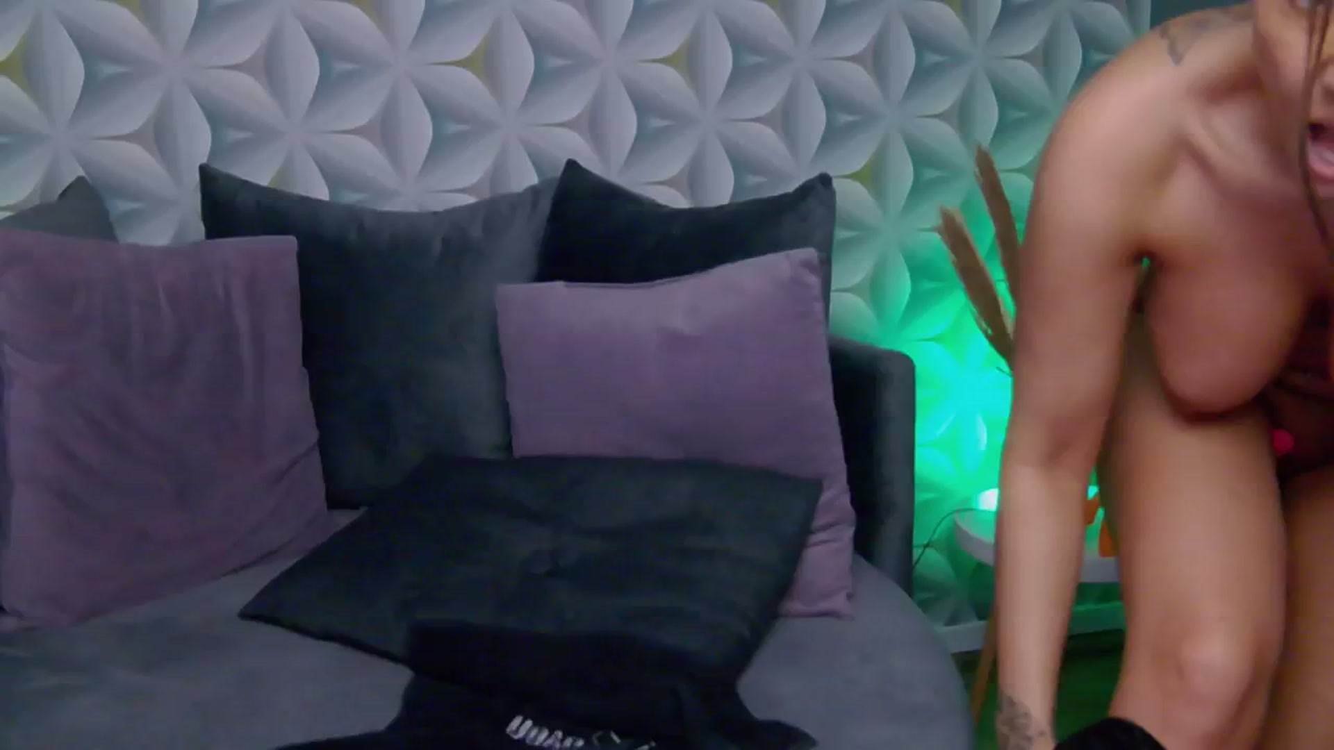 Gallery image thumbnail from MinaBabe's myfreecams stream on, 12/15/2025, 12:26 image 14 of 20