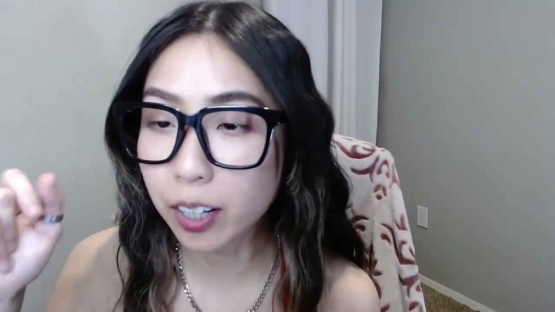 Gallery image thumbnail from MinaBae's myfreecams stream on, 10/16/2024, 07:20 image 17 of 20