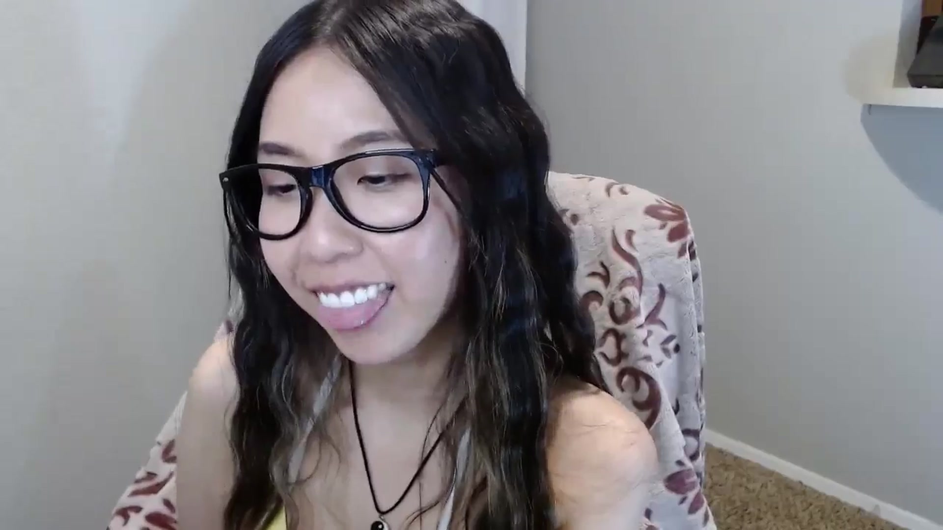 Gallery image thumbnail from MinaBae's myfreecams stream on, 10/23/2024, 07:58 image 3 of 20