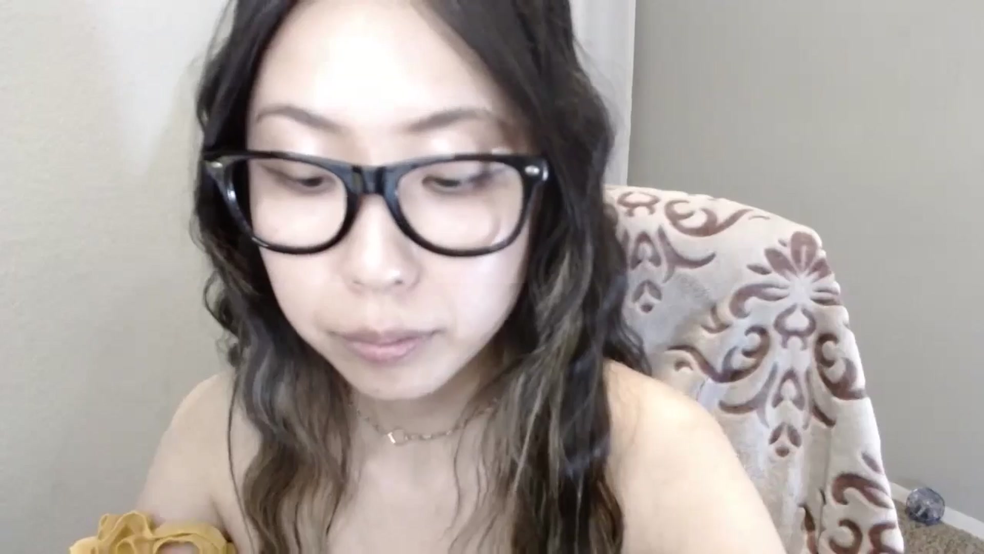 Gallery image thumbnail from MinaBae's myfreecams stream on, 10/31/2024, 08:30 image 16 of 20