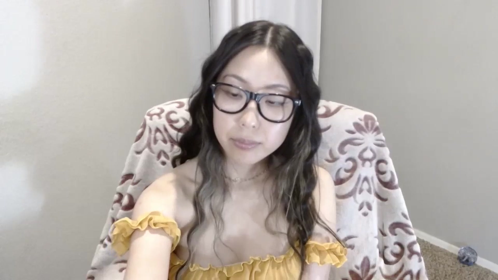 Gallery image thumbnail from MinaBae's myfreecams stream on, 10/31/2024, 08:30 image 4 of 20