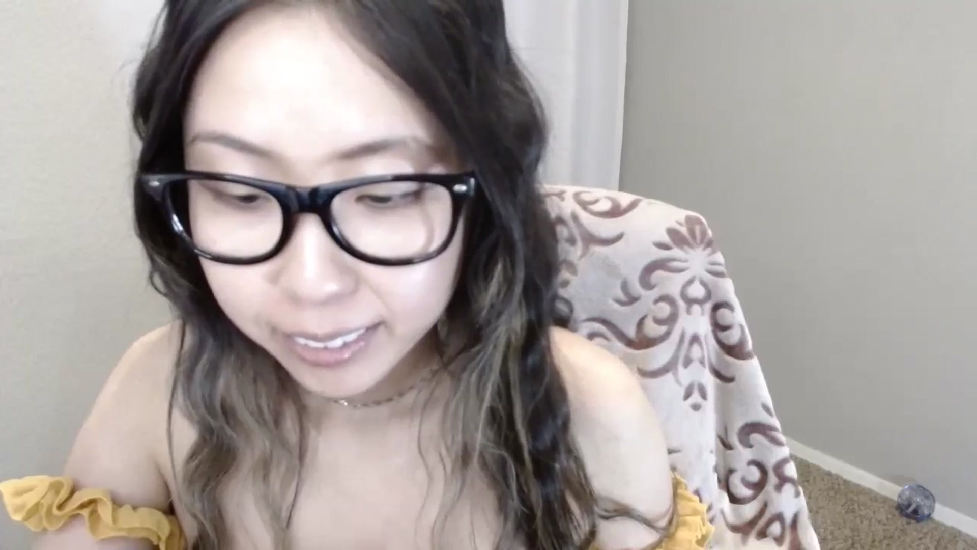 Gallery image thumbnail from MinaBae's myfreecams stream on, 10/31/2024, 08:30 image 3 of 20