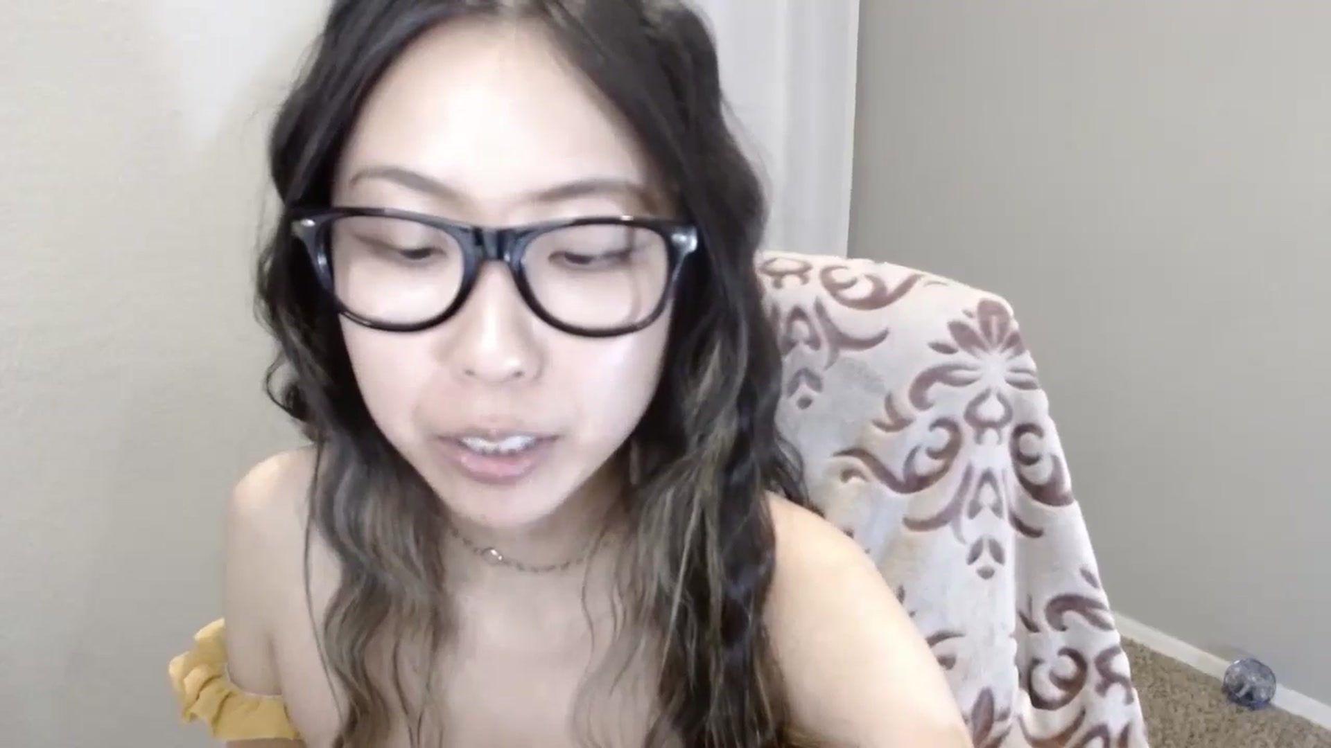 Gallery image thumbnail from MinaBae's myfreecams stream on, 10/31/2024, 08:30 image 5 of 20