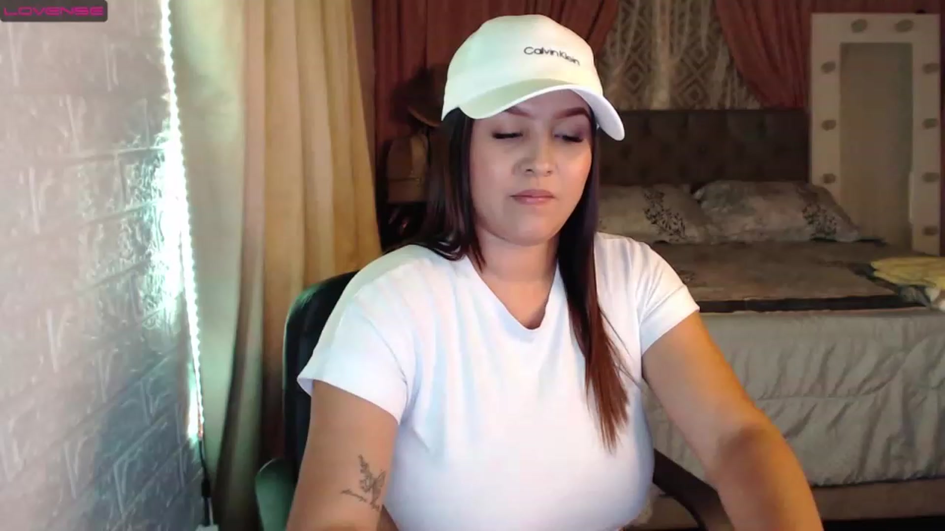 Gallery image thumbnail from Mina_rhoades's myfreecams stream on, 02/11/2023, 06:58 image 6 of 20