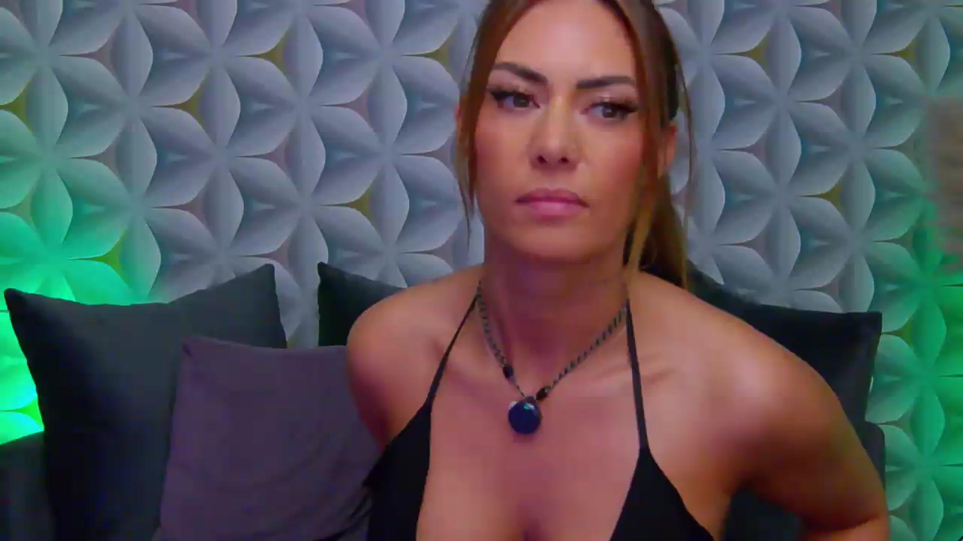 Gallery image thumbnail from MinasVibe's myfreecams stream on, 08/27/2026, 11:17 image 4 of 20