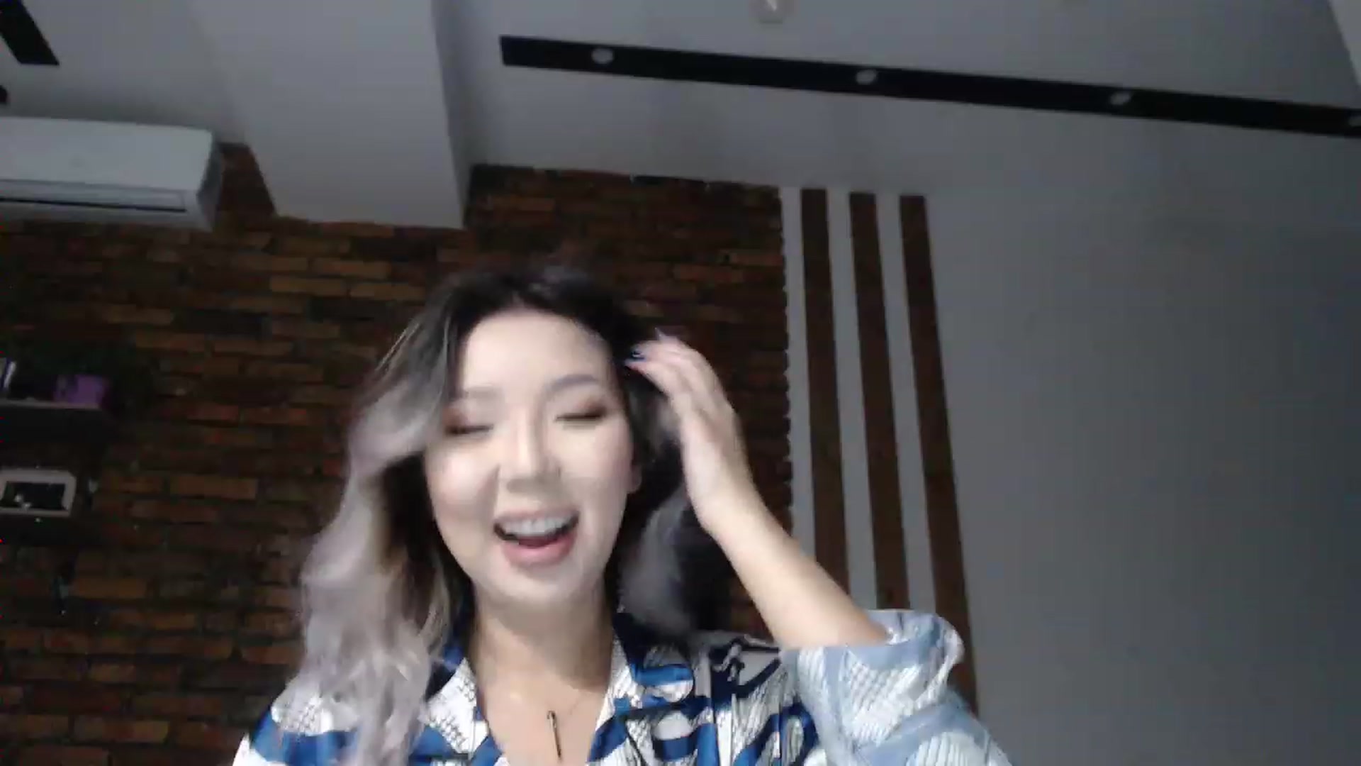 Gallery image thumbnail from MinggLee_'s myfreecams stream on, 11/23/2022, 22:51 image 7 of 20
