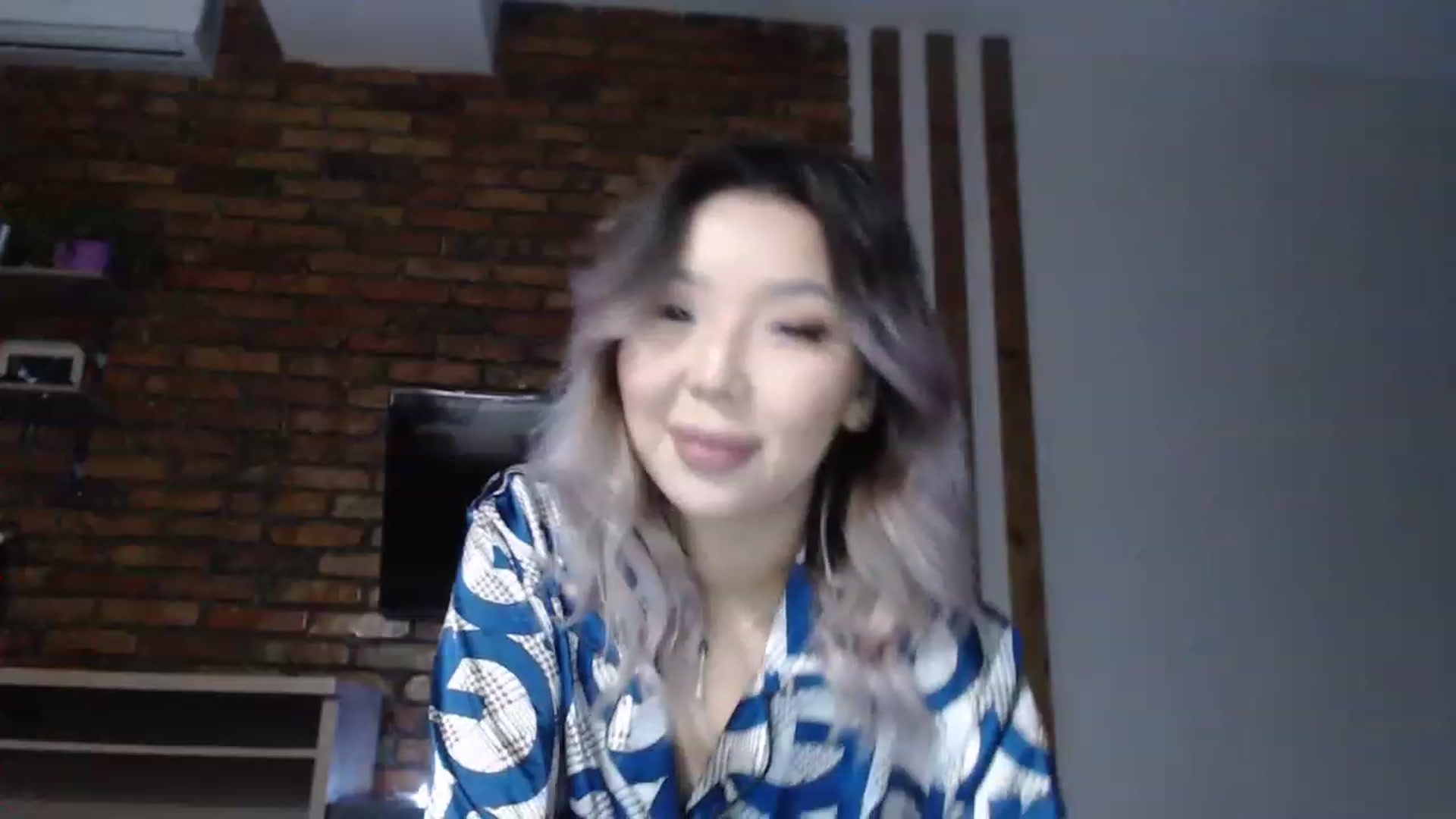 Gallery image thumbnail from MinggLee_'s myfreecams stream on, 11/23/2022, 22:51 image 6 of 20