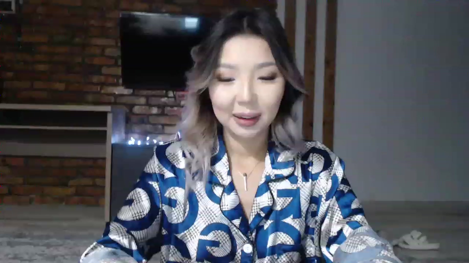Gallery image thumbnail from MinggLee_'s myfreecams stream on, 11/23/2022, 22:51 image 5 of 20