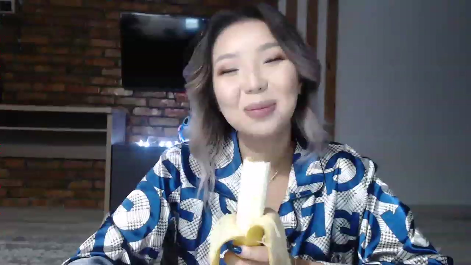Gallery image thumbnail from MinggLee_'s myfreecams stream on, 11/23/2022, 22:51 image 2 of 20