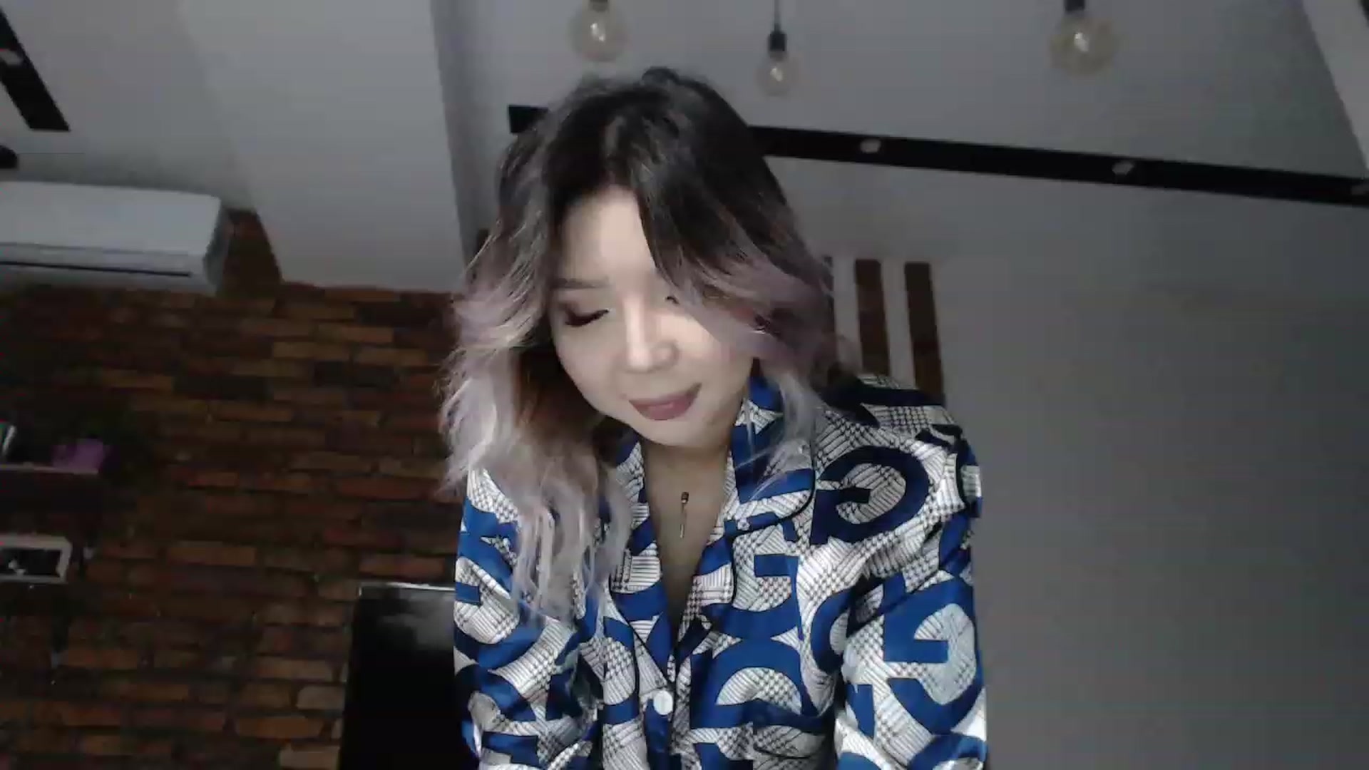 Gallery image thumbnail from MinggLee_'s myfreecams stream on, 11/23/2022, 22:51 image 1 of 20
