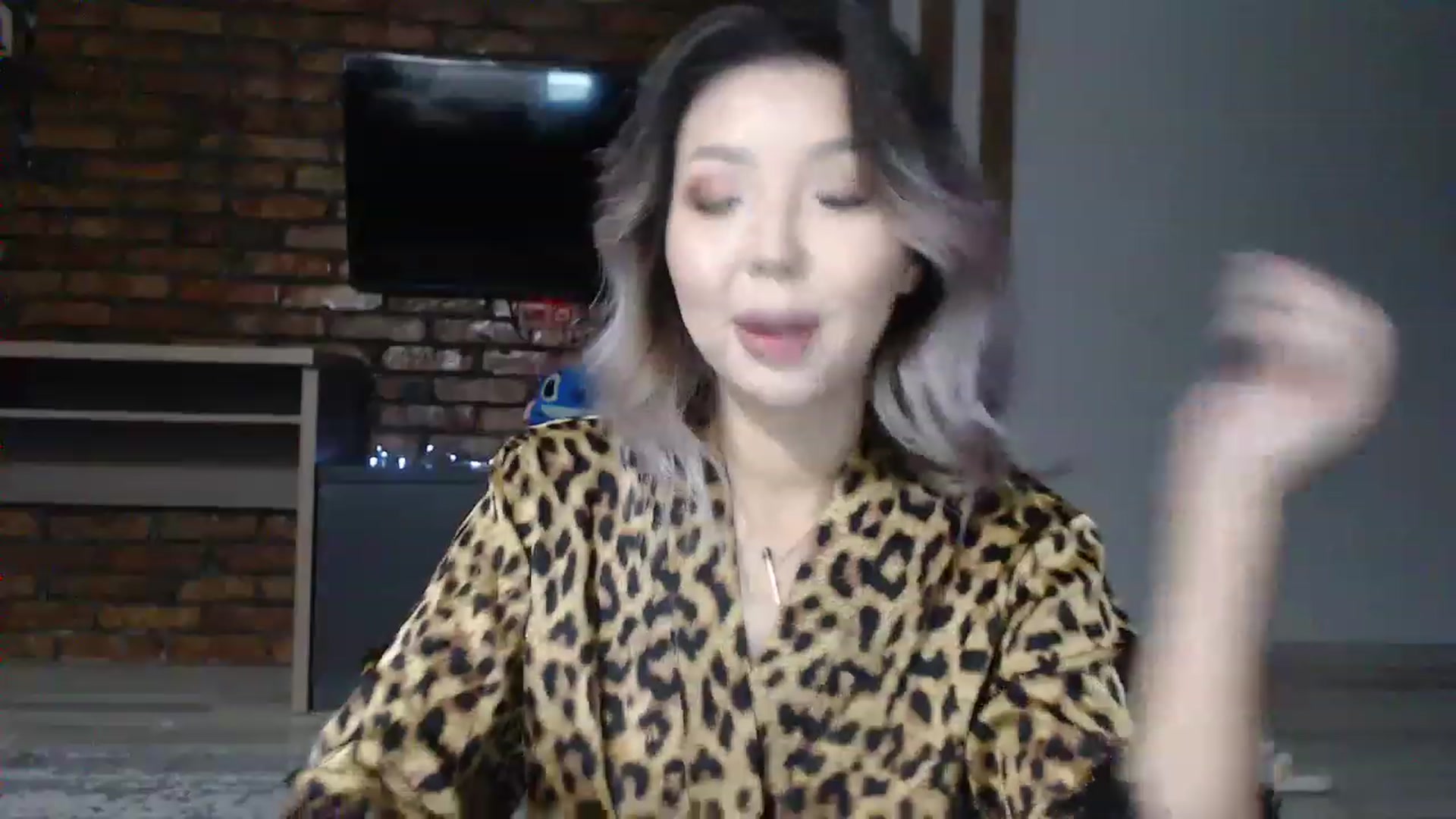 Gallery image thumbnail from MinggLee_'s myfreecams stream on, 11/23/2022, 22:51 image 15 of 20