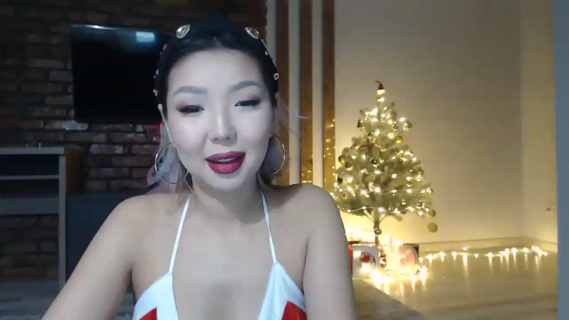 Gallery image thumbnail from MinggLee_'s myfreecams stream on, 12/25/2022, 15:47 image 7 of 20