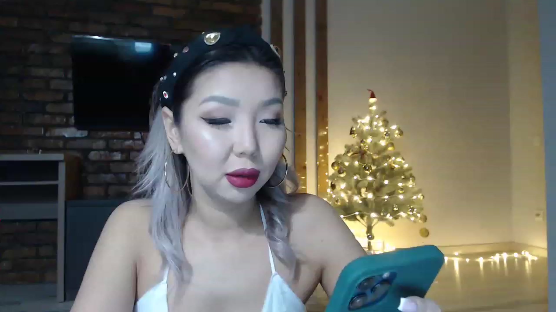 Gallery image thumbnail from MinggLee_'s myfreecams stream on, 12/25/2022, 15:47 image 3 of 20