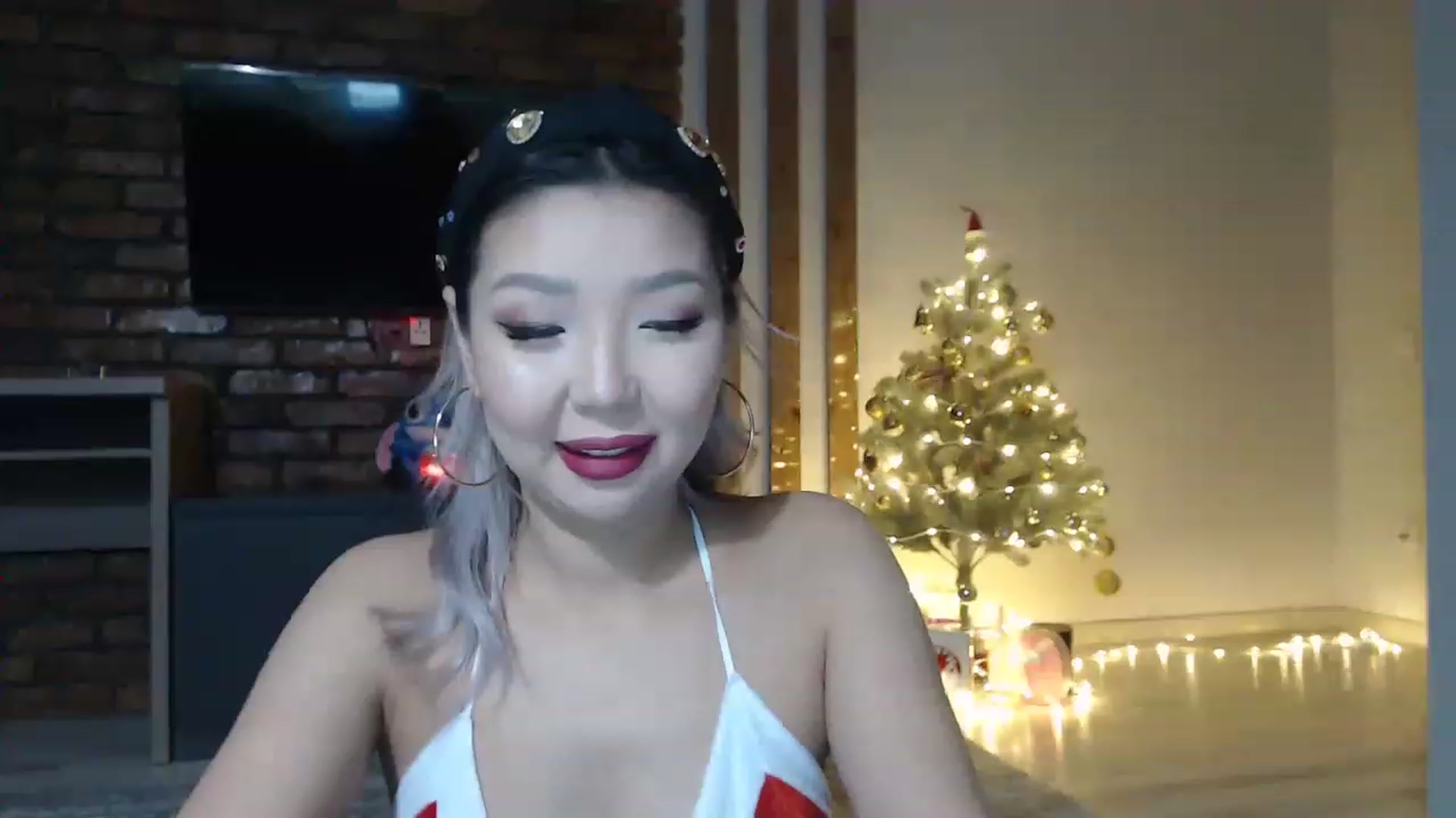 Gallery image thumbnail from MinggLee_'s myfreecams stream on, 12/25/2022, 15:47 image 8 of 20