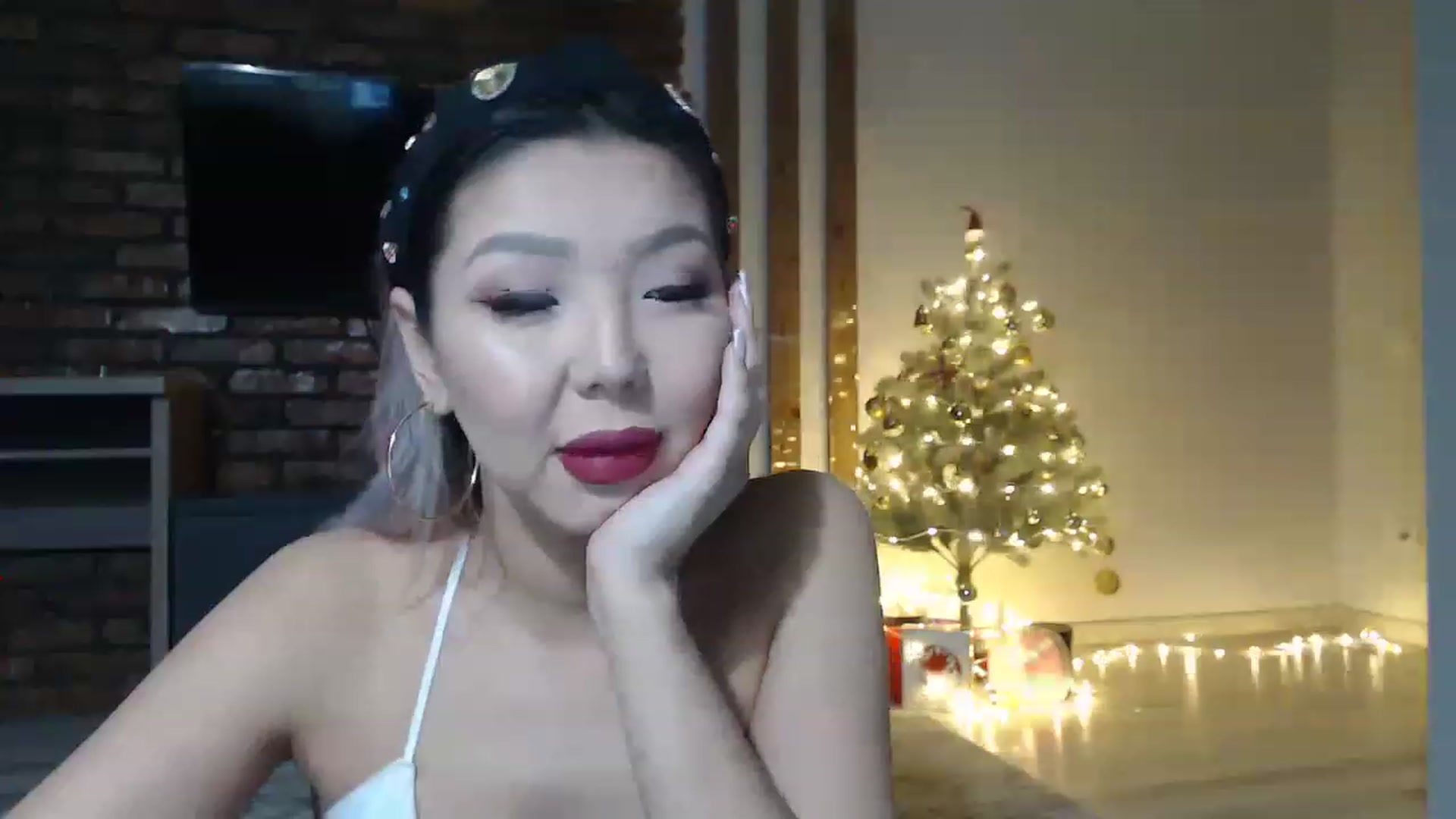 Gallery image thumbnail from MinggLee_'s myfreecams stream on, 12/25/2022, 15:47 image 6 of 20
