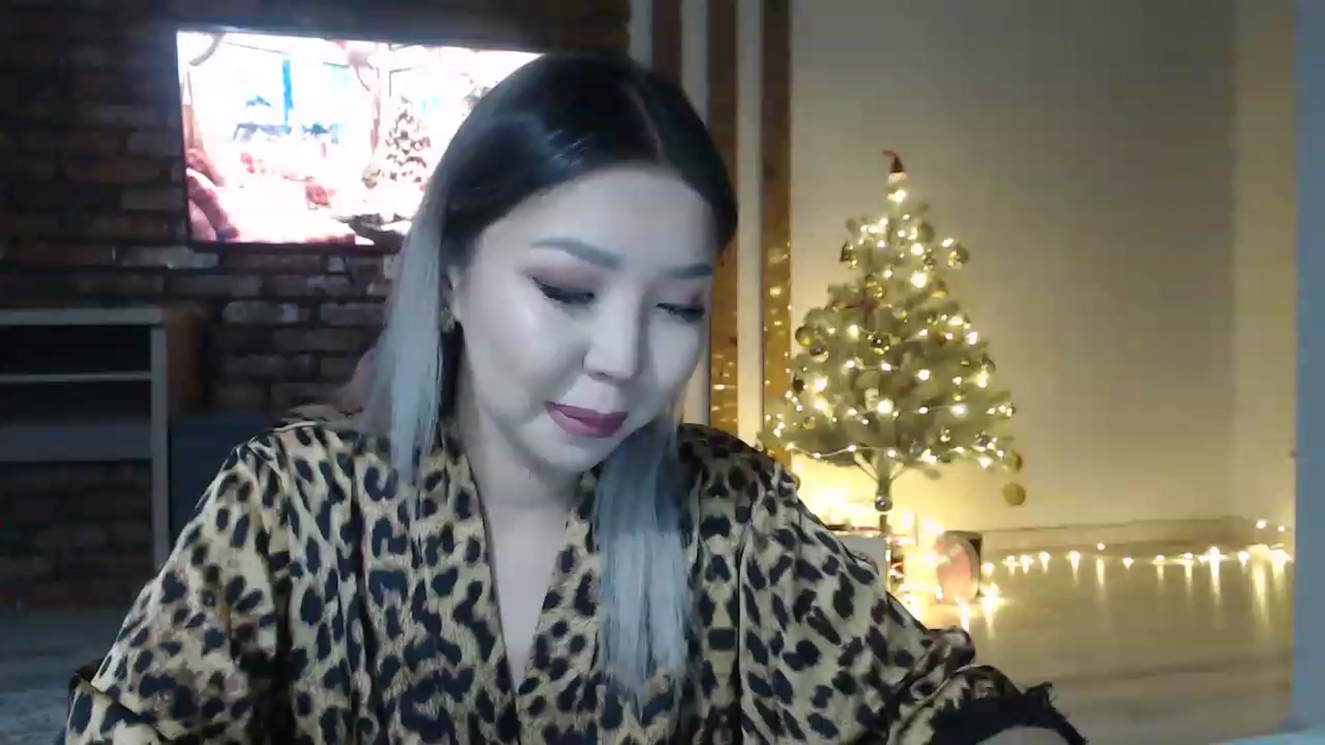 Gallery image thumbnail from MinggLee_'s myfreecams stream on, 12/26/2022, 17:57 image 6 of 20
