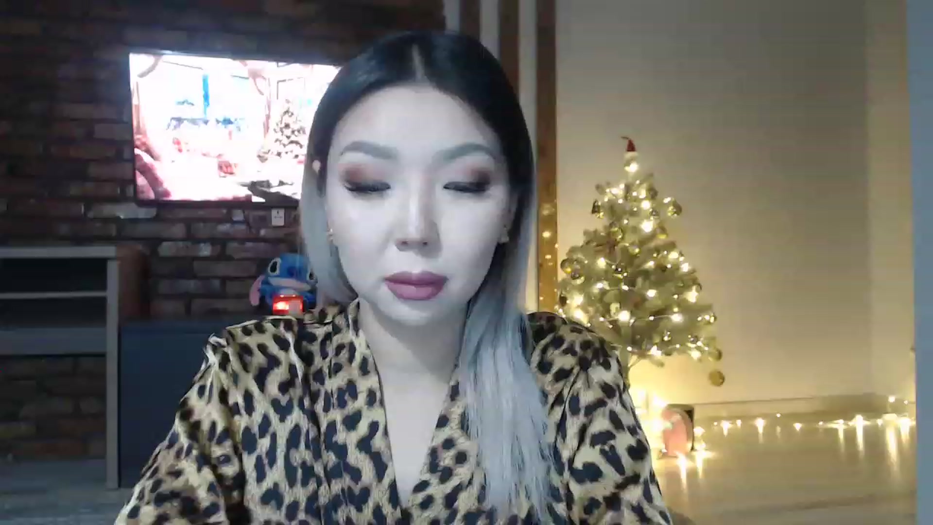 Gallery image thumbnail from MinggLee_'s myfreecams stream on, 12/26/2022, 17:57 image 1 of 20
