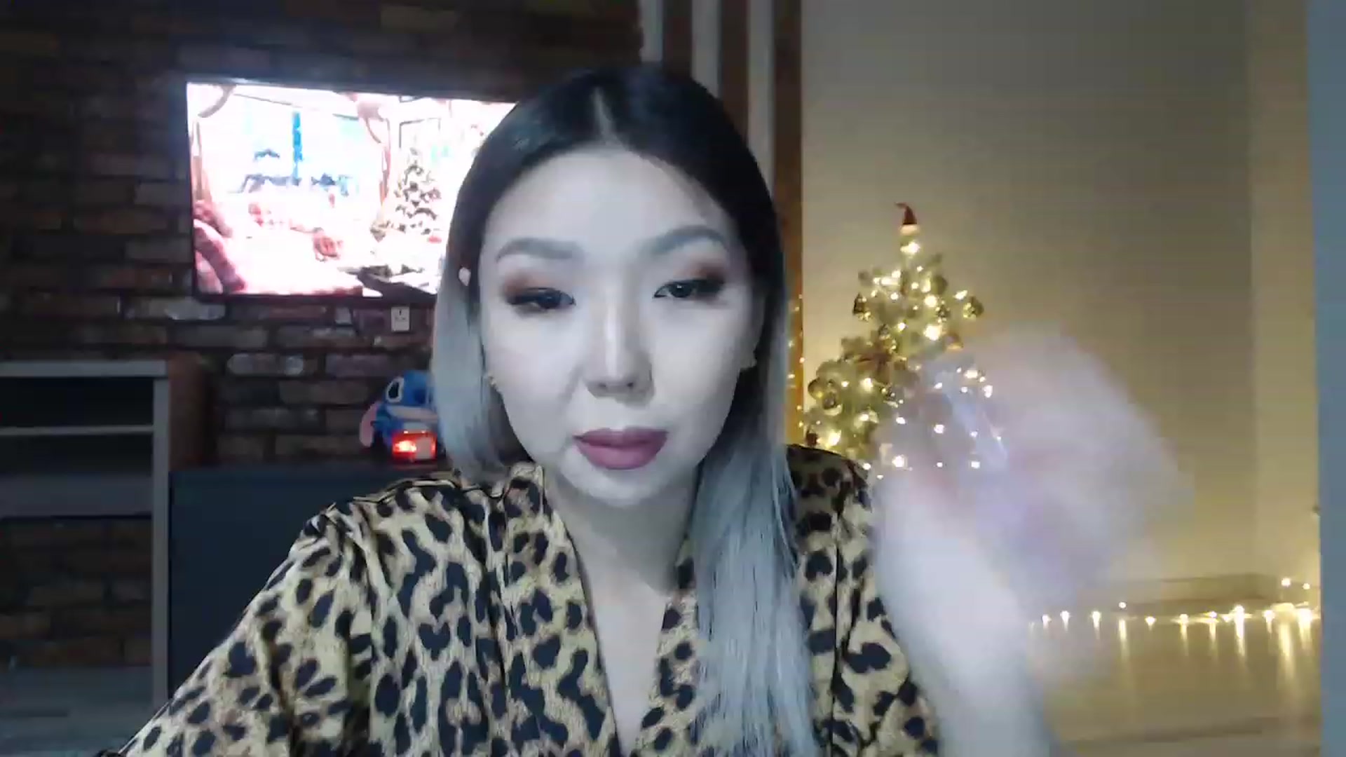 Gallery image thumbnail from MinggLee_'s myfreecams stream on, 12/26/2022, 17:57 image 2 of 20