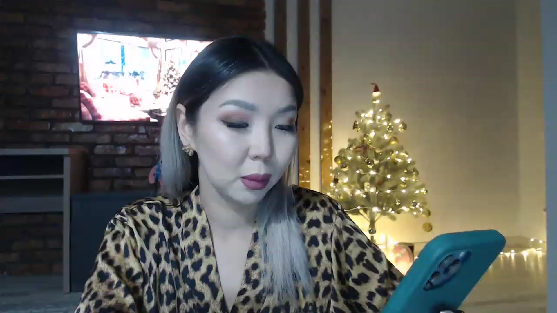 Gallery image thumbnail from MinggLee_'s myfreecams stream on, 12/26/2022, 17:57 image 3 of 20
