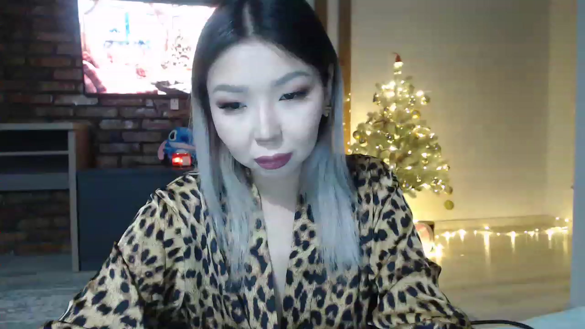 Gallery image thumbnail from MinggLee_'s myfreecams stream on, 12/26/2022, 17:57 image 11 of 20