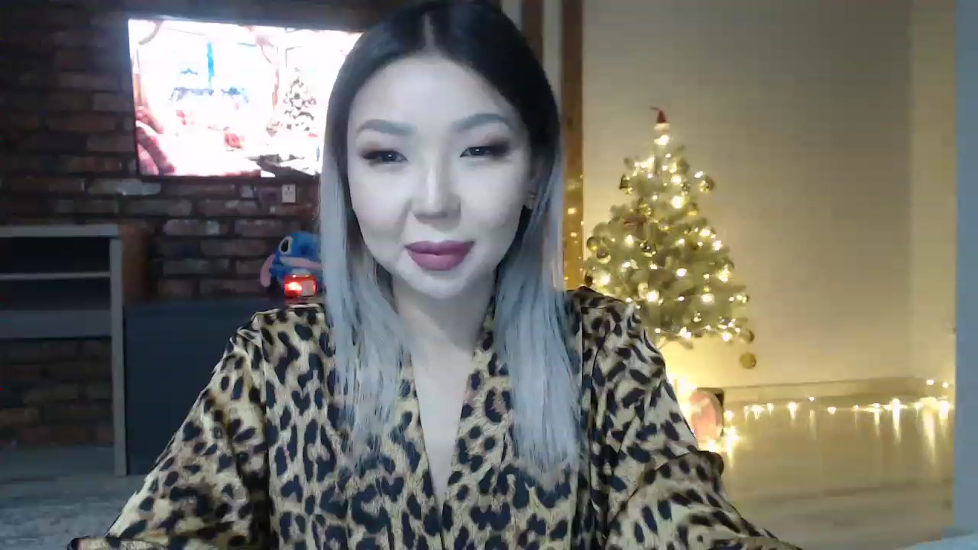 Gallery image thumbnail from MinggLee_'s myfreecams stream on, 12/26/2022, 17:57 image 9 of 20
