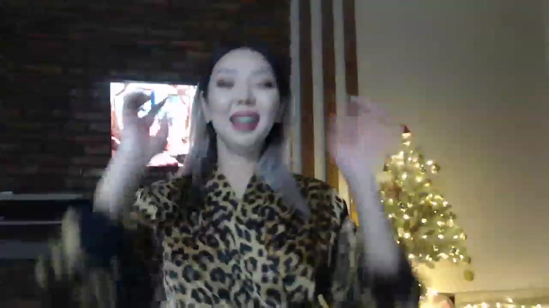 Gallery image thumbnail from MinggLee_'s myfreecams stream on, 12/26/2022, 17:57 image 20 of 20
