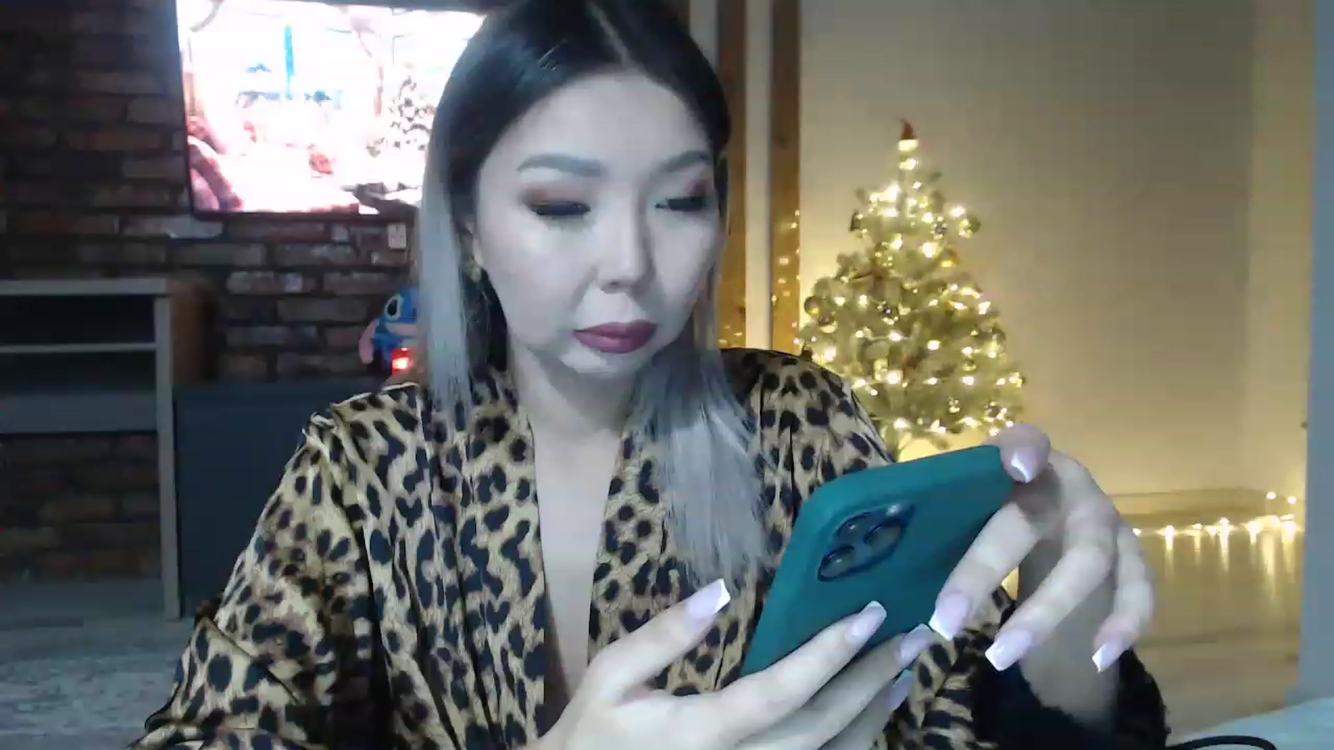 Gallery image thumbnail from MinggLee_'s myfreecams stream on, 12/26/2022, 17:57 image 13 of 20