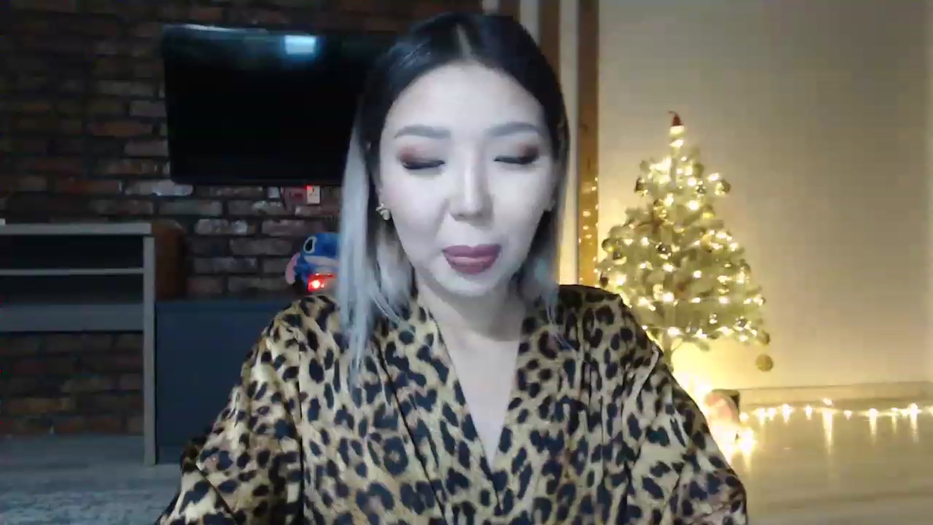 Gallery image thumbnail from MinggLee_'s myfreecams stream on, 12/26/2022, 18:58 image 3 of 20