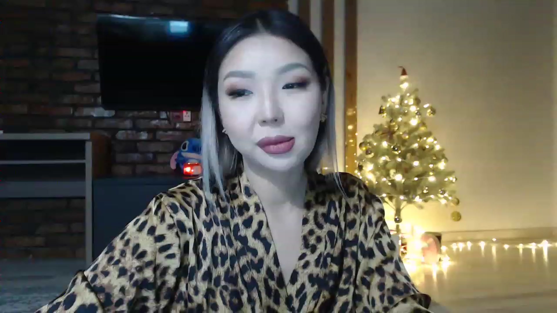 Gallery image thumbnail from MinggLee_'s myfreecams stream on, 12/26/2022, 18:58 image 2 of 20