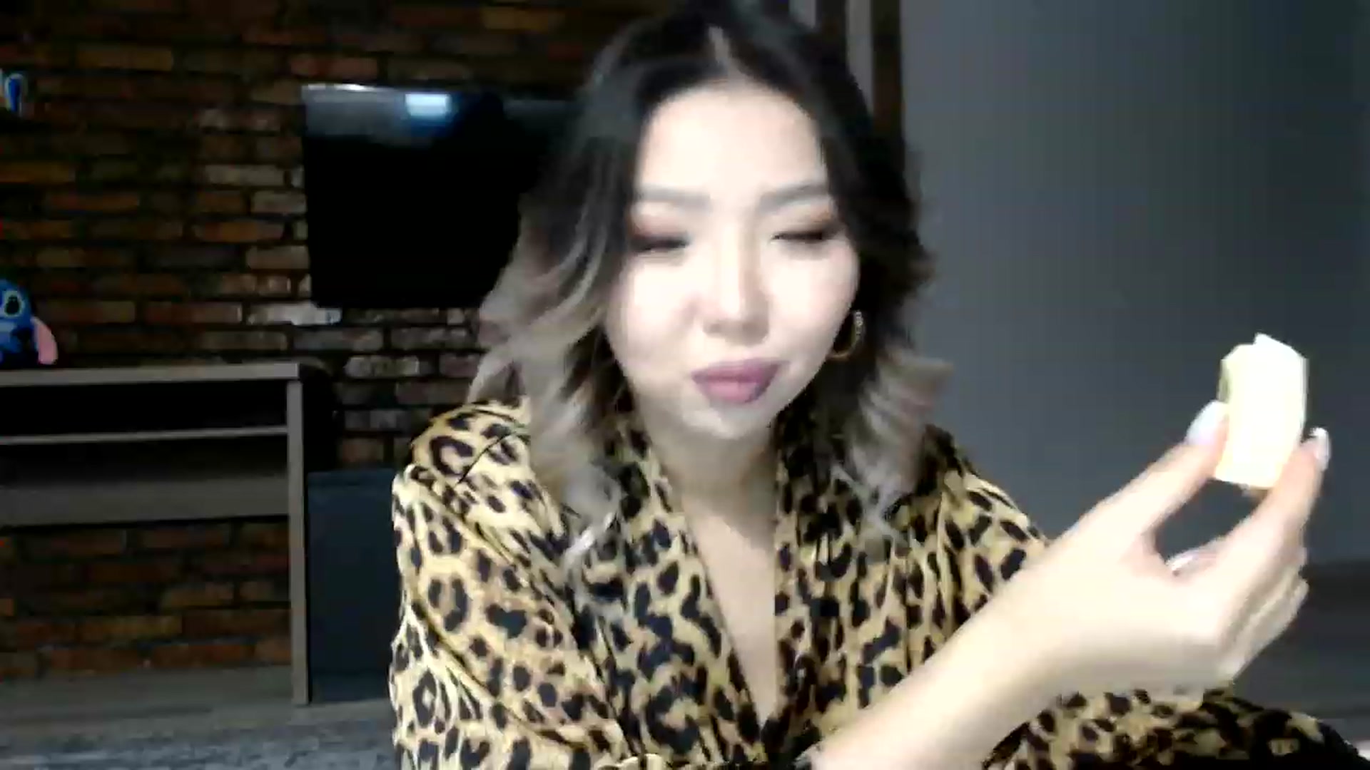Gallery image thumbnail from MinggLee_'s myfreecams stream on, 01/31/2023, 18:09 image 4 of 20