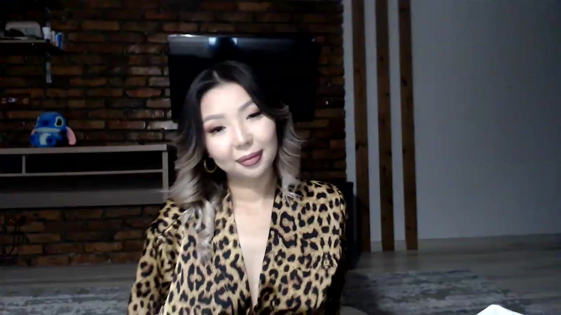 Gallery image thumbnail from MinggLee_'s myfreecams stream on, 01/31/2023, 18:09 image 15 of 20