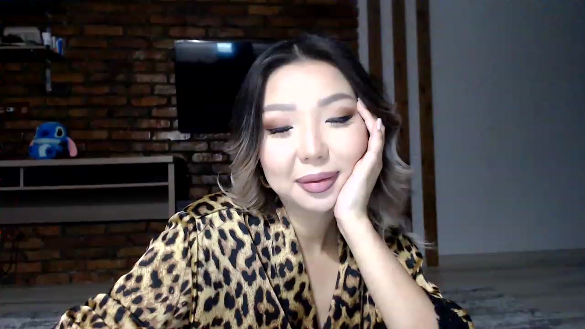 Gallery image thumbnail from MinggLee_'s myfreecams stream on, 01/31/2023, 18:09 image 7 of 20