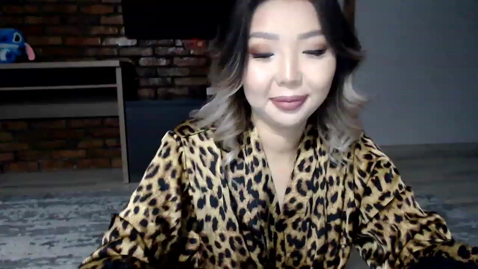 Gallery image thumbnail from MinggLee_'s myfreecams stream on, 01/31/2023, 20:31 image 5 of 20