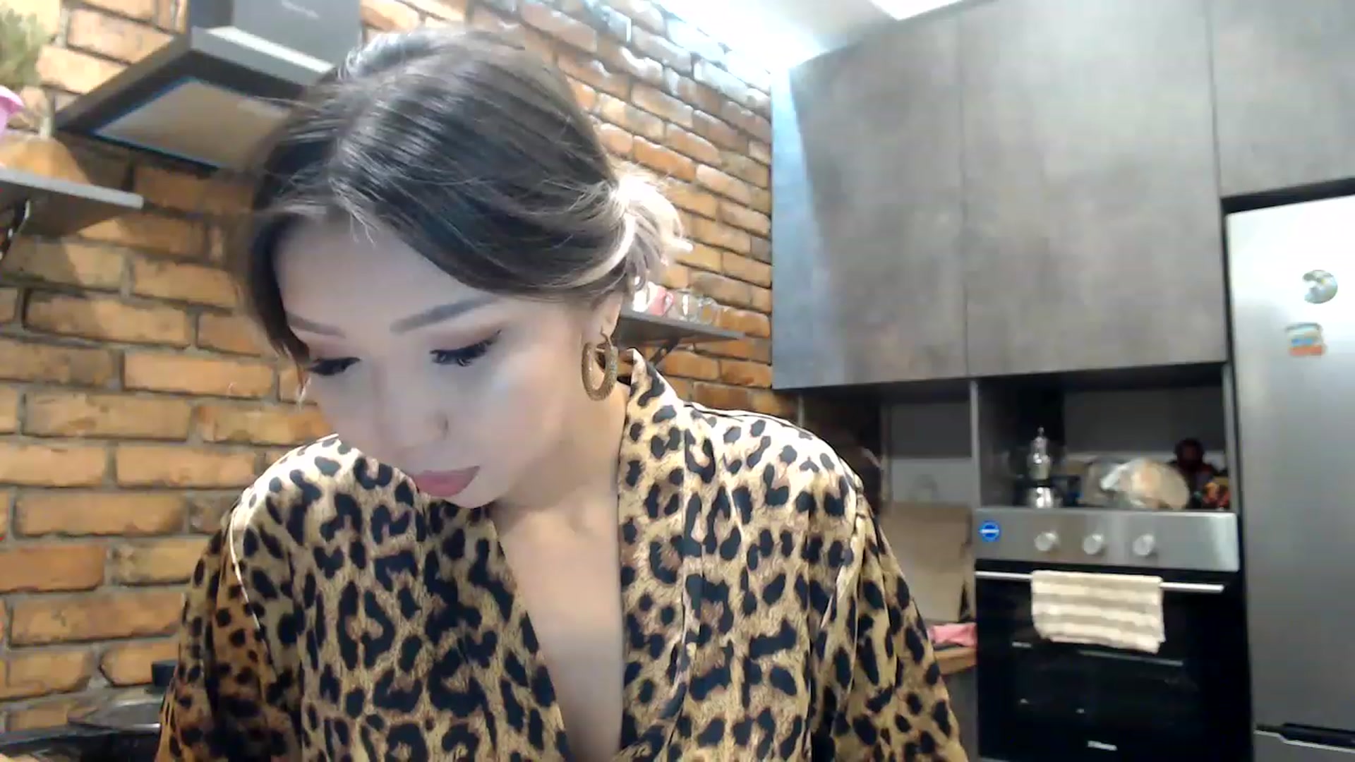Gallery image thumbnail from MinggLee_'s myfreecams stream on, 01/31/2023, 20:31 image 18 of 20