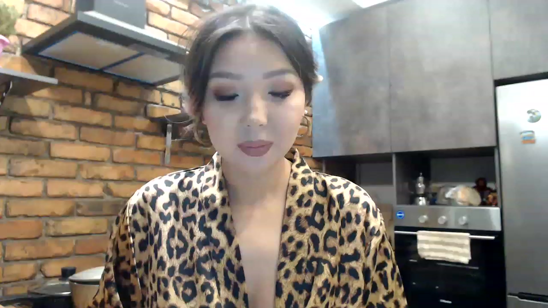 Gallery image thumbnail from MinggLee_'s myfreecams stream on, 01/31/2023, 20:31 image 17 of 20