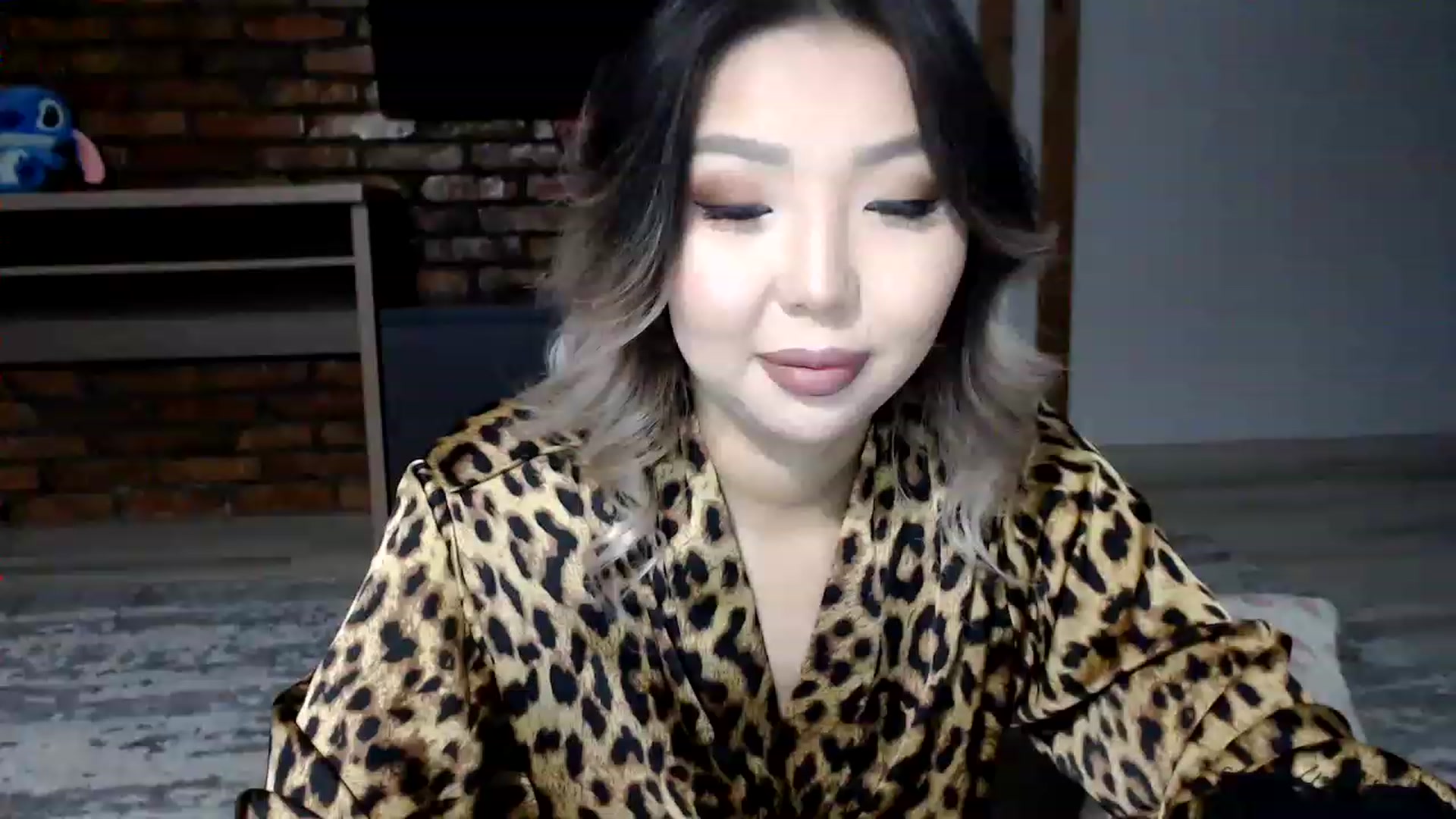 Gallery image thumbnail from MinggLee_'s myfreecams stream on, 01/31/2023, 20:31 image 3 of 20