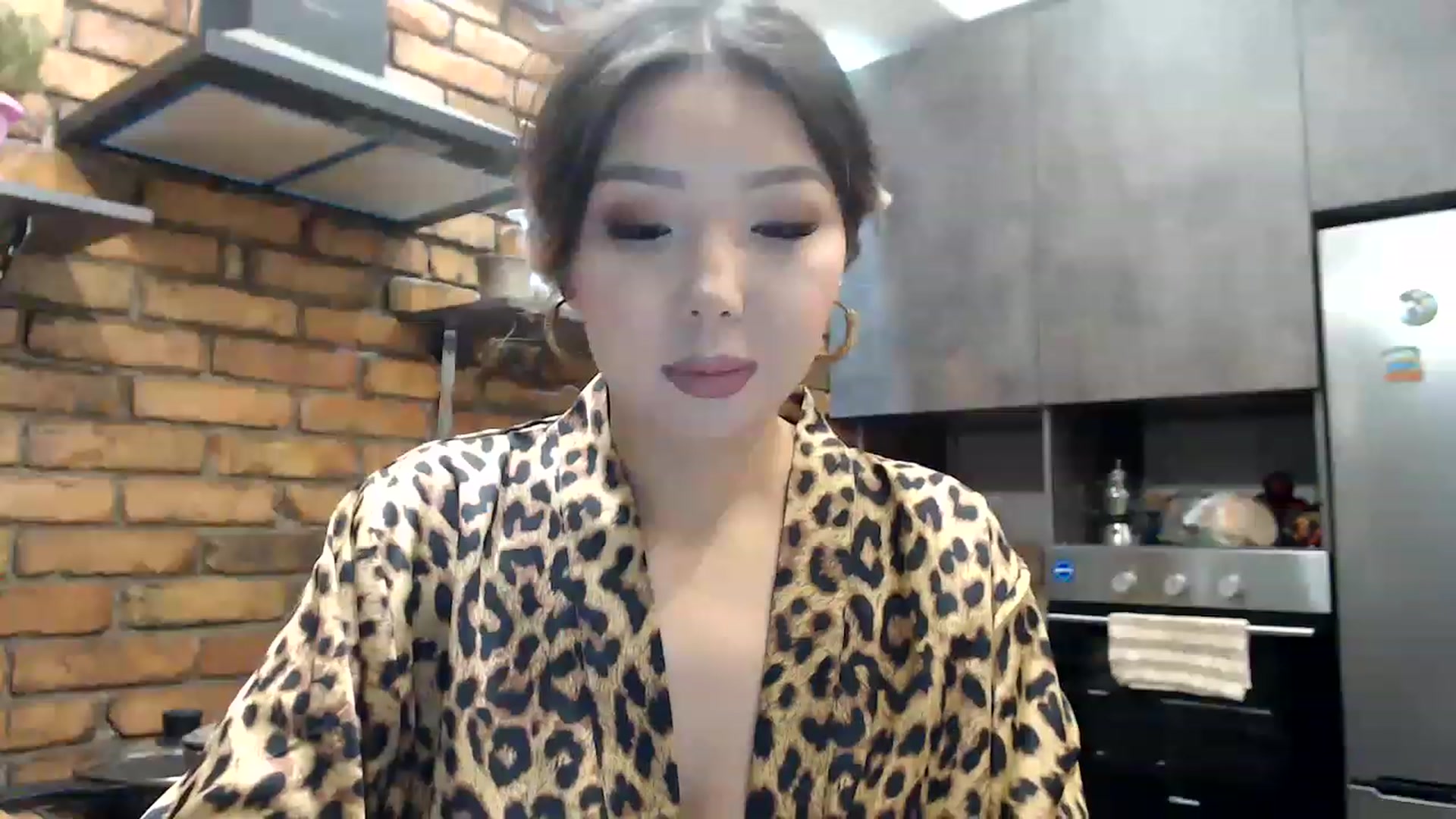 Gallery image thumbnail from MinggLee_'s myfreecams stream on, 01/31/2023, 20:31 image 16 of 20
