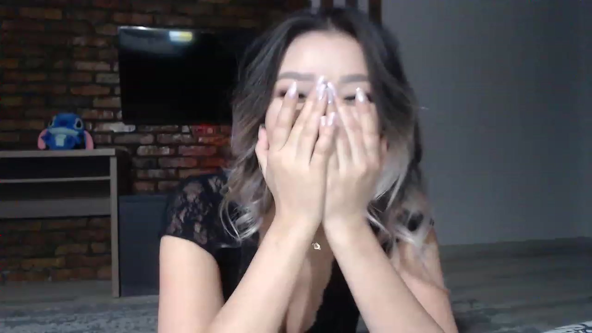 Gallery image thumbnail from MinggLee_'s myfreecams stream on, 02/13/2023, 17:23 image 7 of 20